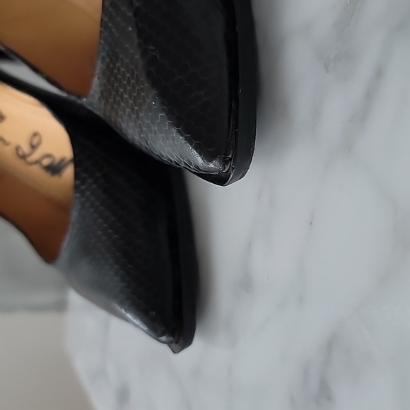 Lanvin black snakeskin heels with gold arched detailing  7 ½ - Picture 4 of 10